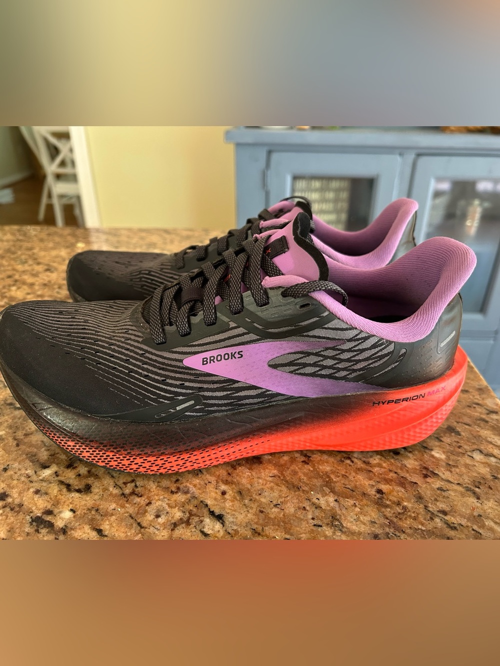 Nearly new women’s Hyperion Max size 8